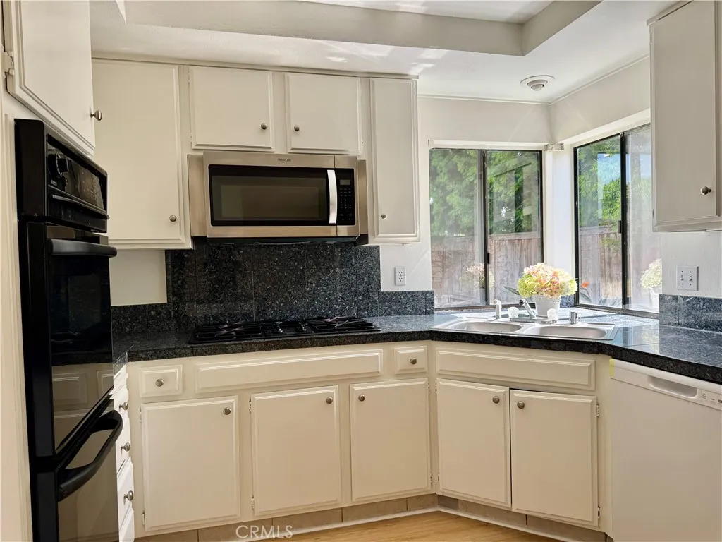3 Atlanta, Irvine, CA, 92620