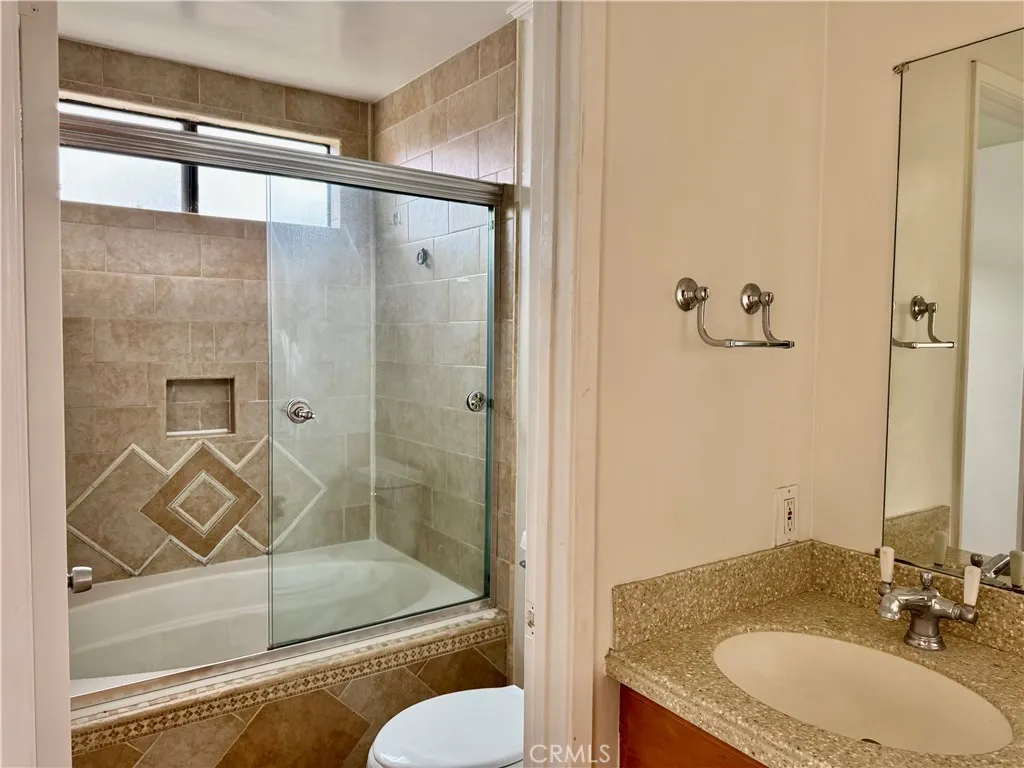 3 Atlanta, Irvine, CA, 92620