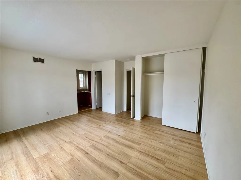 3 Atlanta, Irvine, CA, 92620
