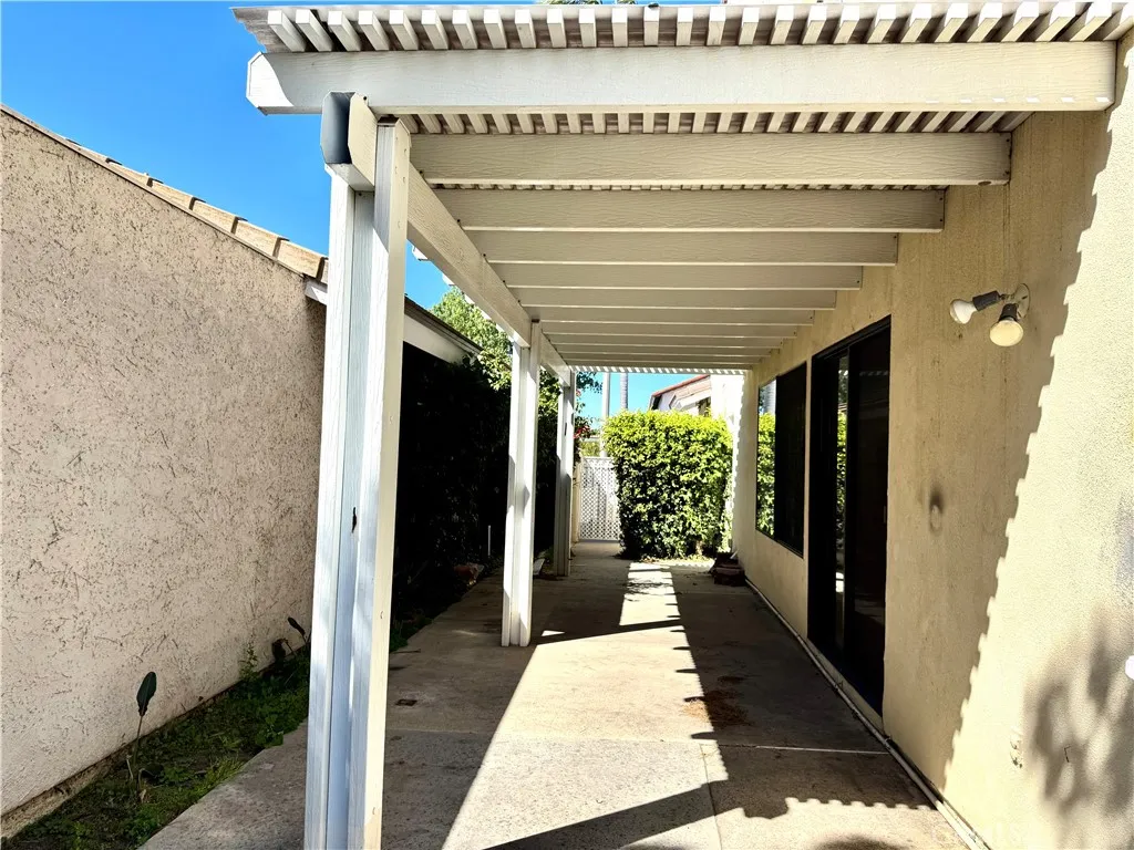 3 Atlanta, Irvine, CA, 92620