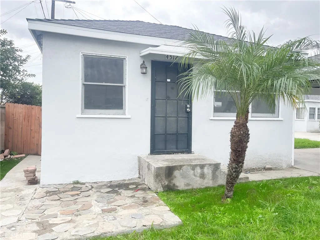 Compton, CA 90221