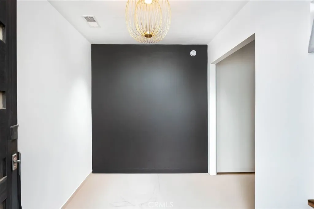 https://cdn.realtyfeed.com/cdn/127/306593718/16b2599f995c6d32c5e2158b6de5564e.webp