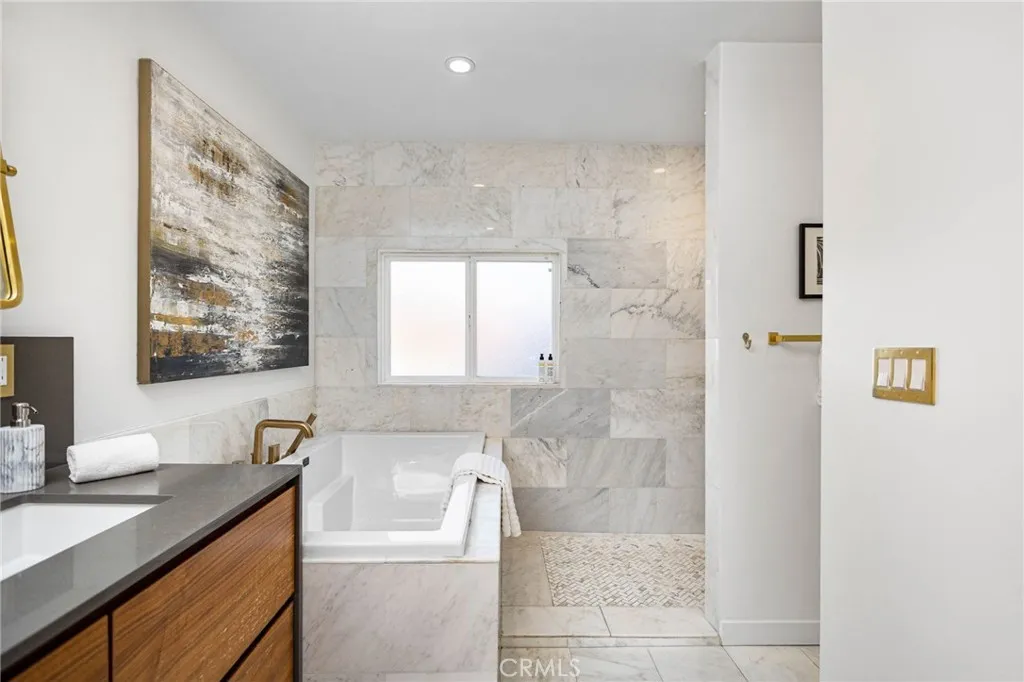 https://cdn.realtyfeed.com/cdn/127/306593718/563a51567a640516592512aa4b5e23ff.webp
