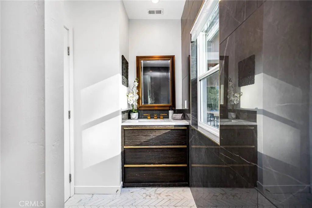 https://cdn.realtyfeed.com/cdn/127/306593718/a5c400dc673522464c50543d0da51938.webp