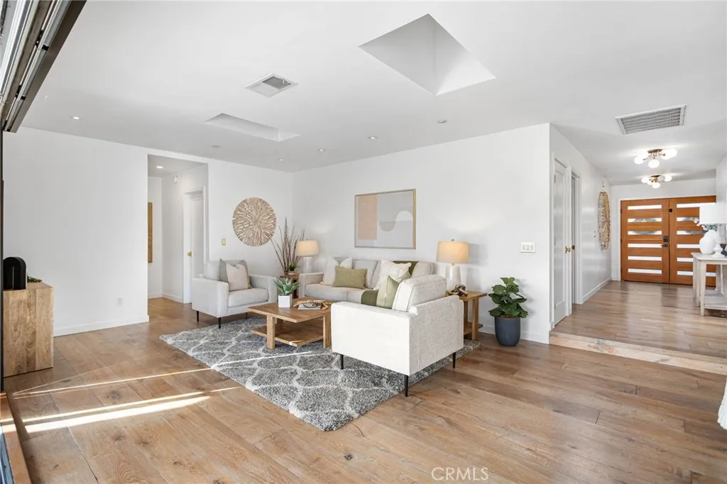 https://cdn.realtyfeed.com/cdn/127/306593718/b7fab7a1fef26a9b279bffe730b79d61.webp