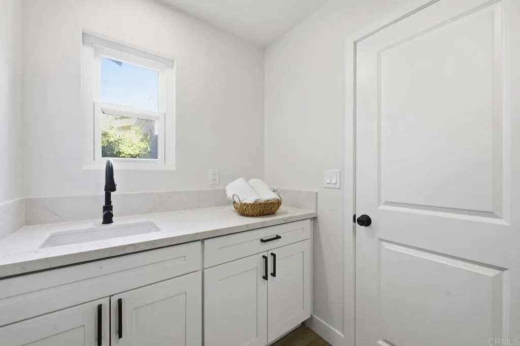 https://cdn.realtyfeed.com/cdn/127/306593791/9efac7ee632efc167d2c3168a5b1d40b.webp