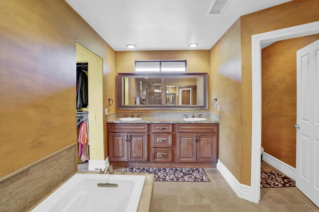 https://cdn.realtyfeed.com/cdn/127/306593967/3ef0102bb526ae9dd6c1cb765a52b3ef.webp