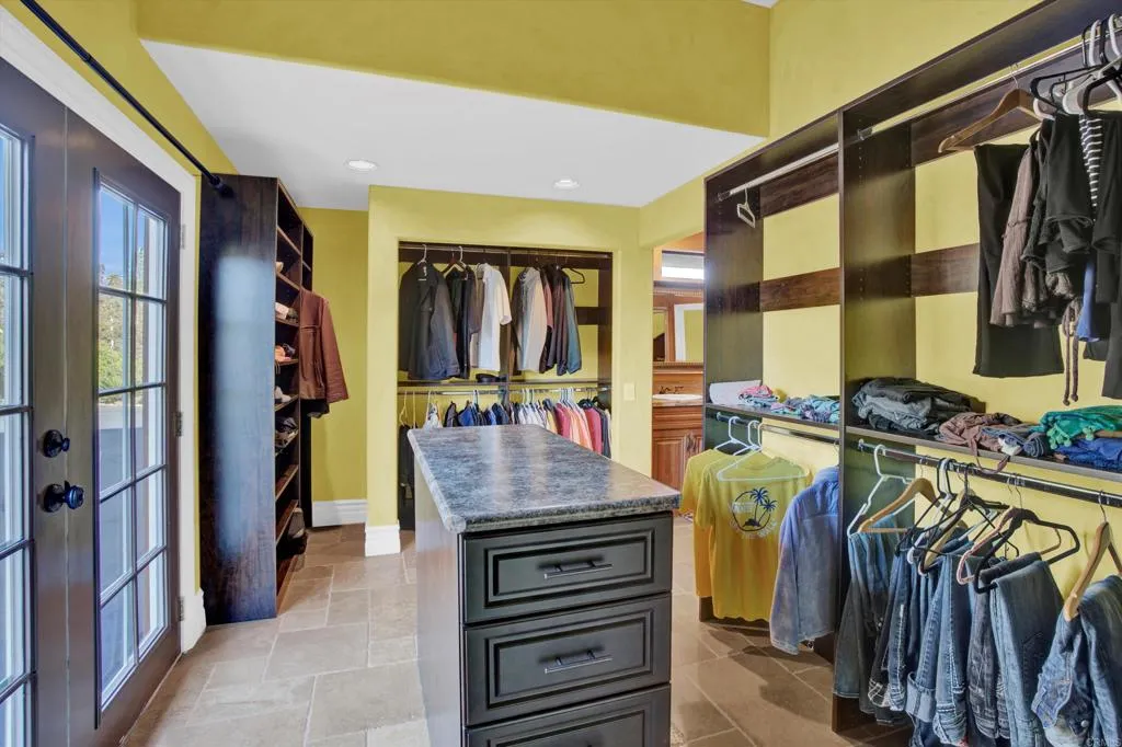 https://cdn.realtyfeed.com/cdn/127/306593967/f442a6e4016b66264d1d04f9301b7979.webp