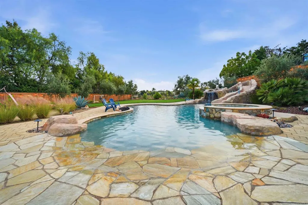 https://cdn.realtyfeed.com/cdn/127/306594037/926993d226debe65316a18b891fefae0.webp
