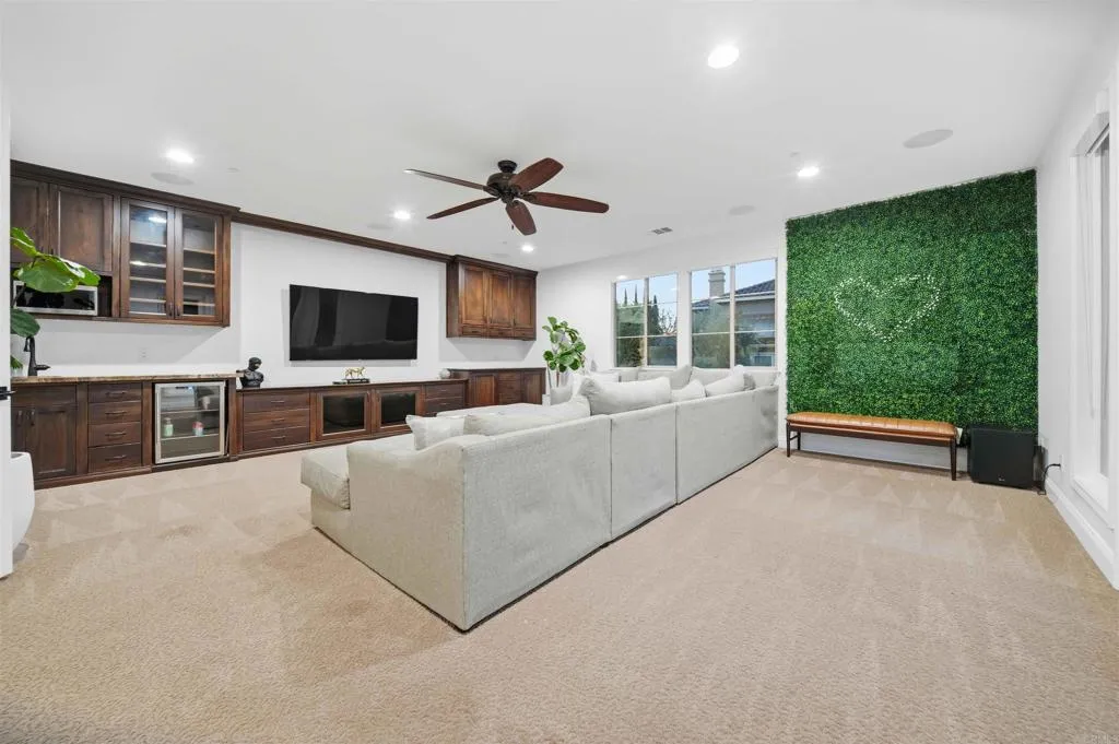 https://cdn.realtyfeed.com/cdn/127/306594037/e7acedb57bd695ea211220e873c9f123.webp