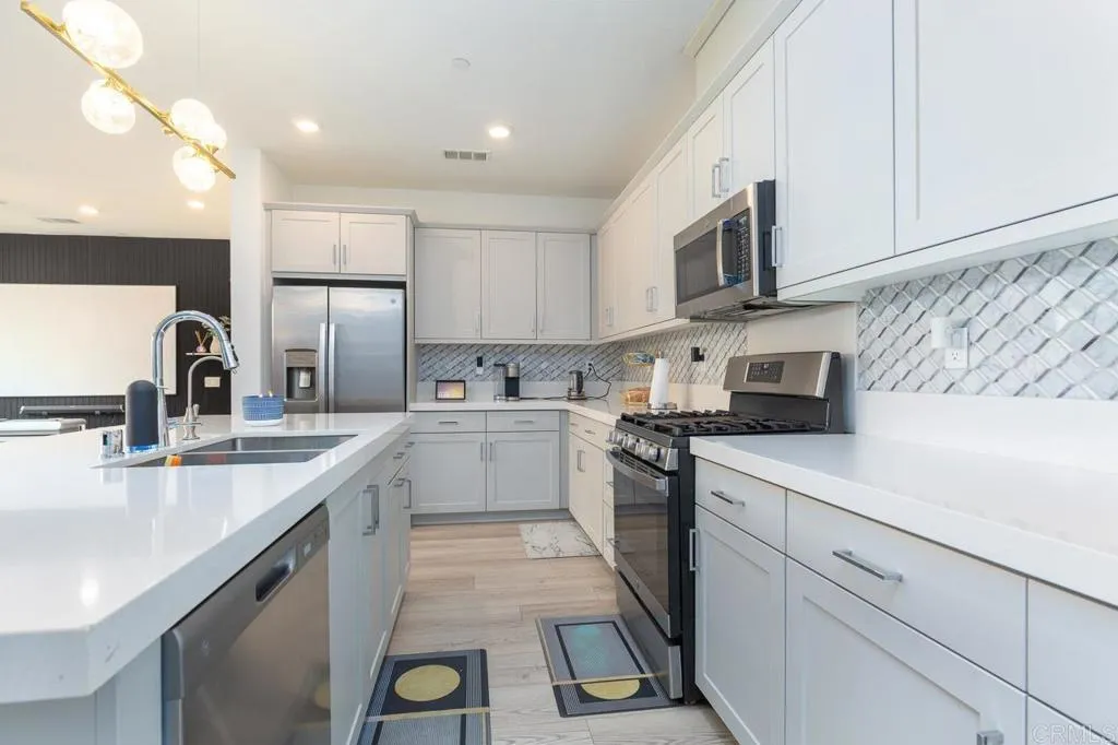 Photo #5: PTP2508778 Listing: Photo #5