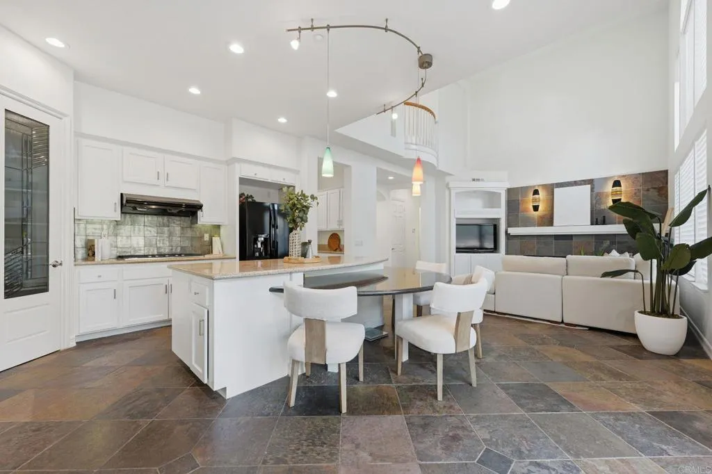 https://cdn.realtyfeed.com/cdn/127/306594285/0fbc48ee36c5272f05497642e491b50c.webp