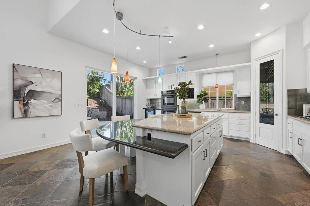 https://cdn.realtyfeed.com/cdn/127/306594285/3f8c999a87888c308bf149957f5ecdcd.webp