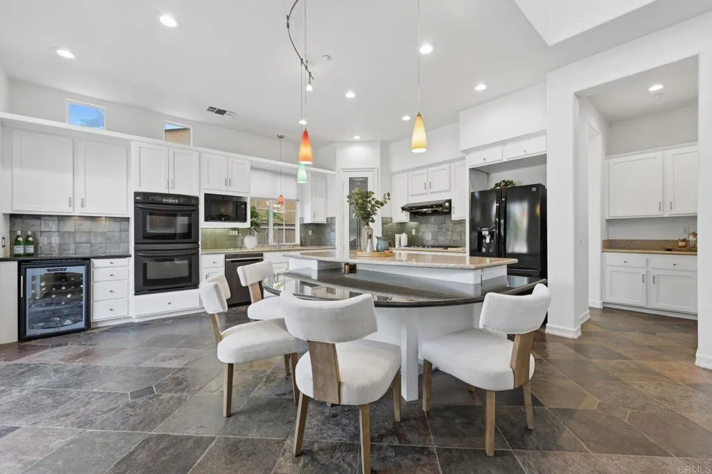 https://cdn.realtyfeed.com/cdn/127/306594285/b56222c9991694c9a12c73e029b3e59e.webp