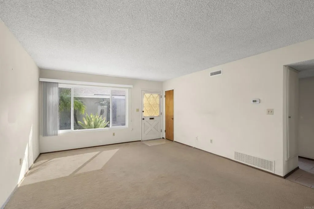 https://cdn.realtyfeed.com/cdn/127/306594505/3510091a10a68d59853f1d31fecb87b1.webp