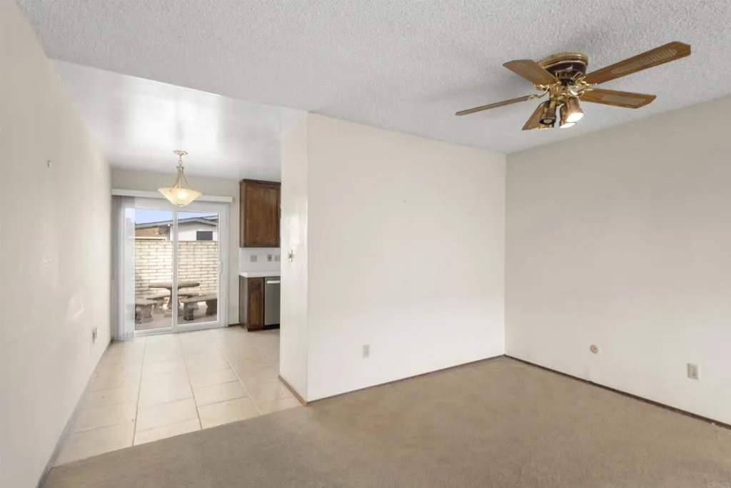 https://cdn.realtyfeed.com/cdn/127/306594505/5bdd38266719888abffcdc98f79f47ae.webp