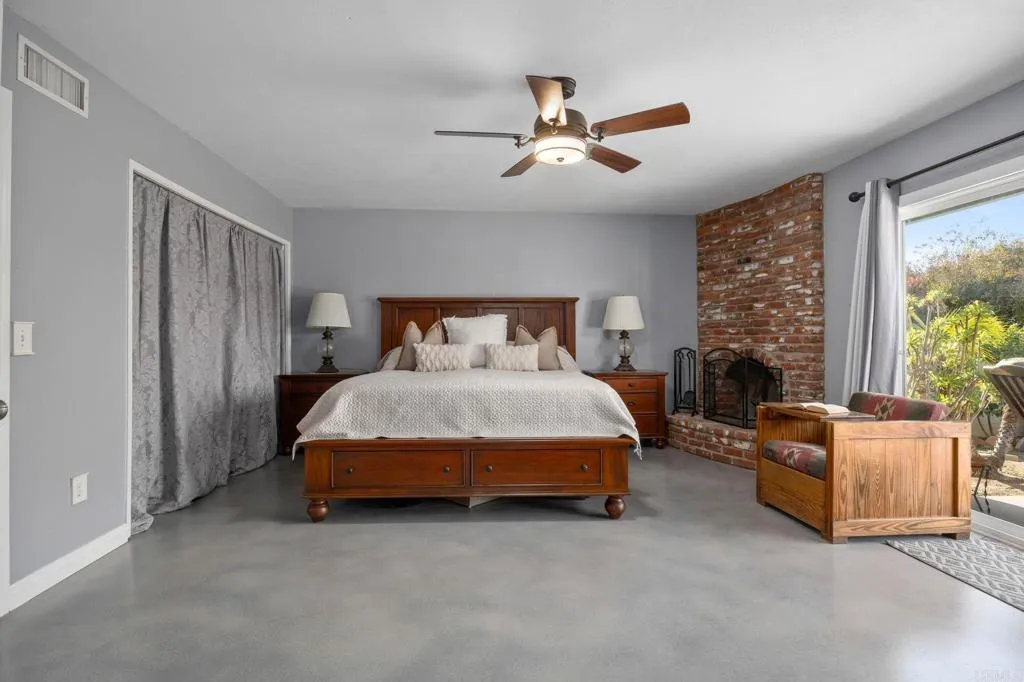 https://cdn.realtyfeed.com/cdn/127/306594530/d103524ea1ae296c5bace1510bcf471f.webp