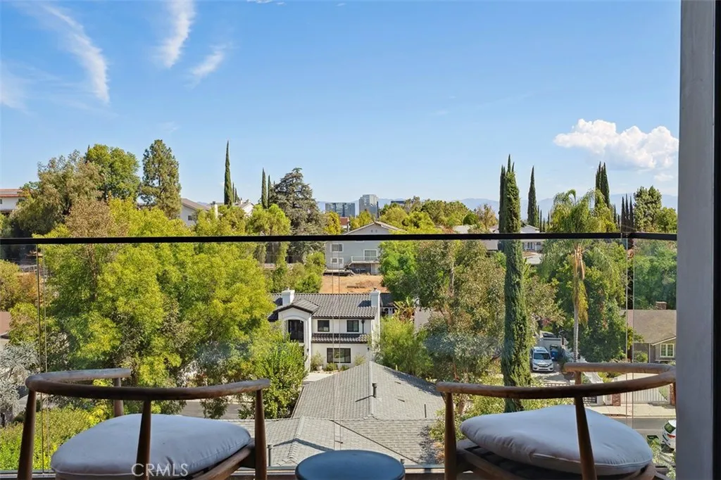 22268 Avenue San Luis, Woodland Hills, CA 91364 - Photo 2 of 52, Woodland Hills, CA