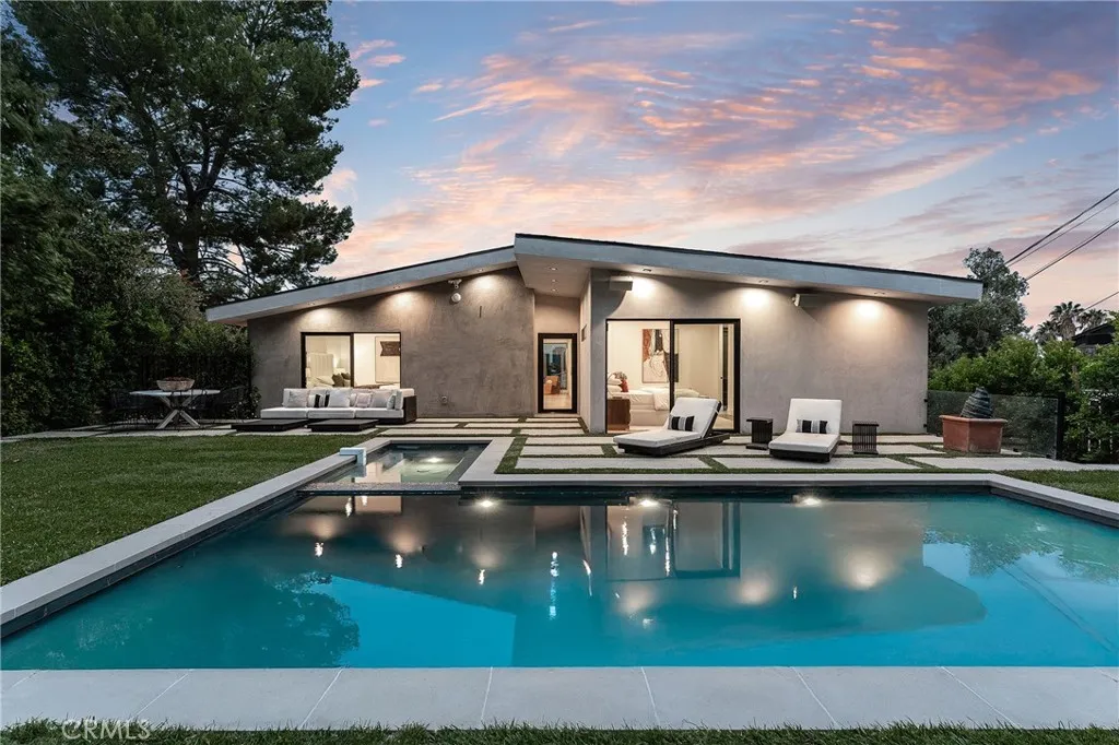 22268 Avenue San Luis, Woodland Hills, CA 91364 - Main photo, Woodland Hills, CA