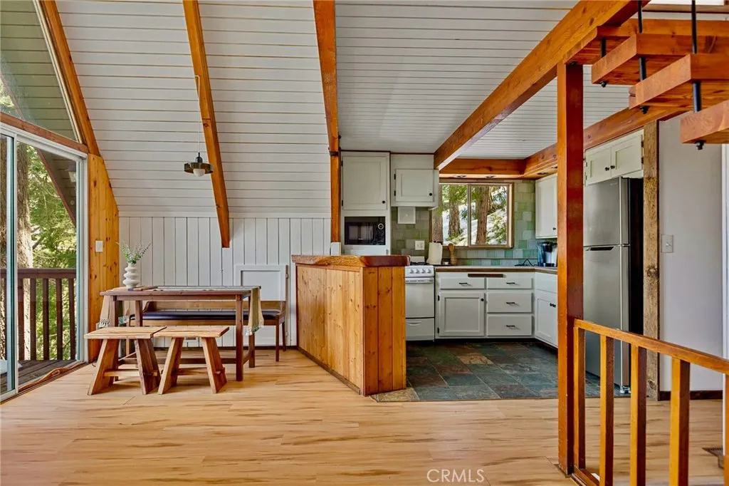 31661 Wagon Wheel, Running Springs, CA, 92382