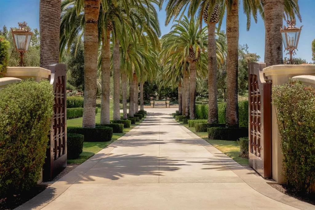 <p>Explore Coastal North County Listings</p>