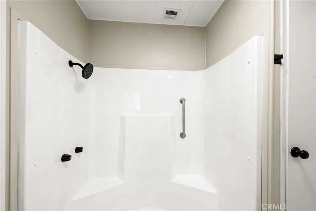 https://cdn.realtyfeed.com/cdn/127/306594702/41f0ad78a2e1176e6c93aefd043d8840.webp
