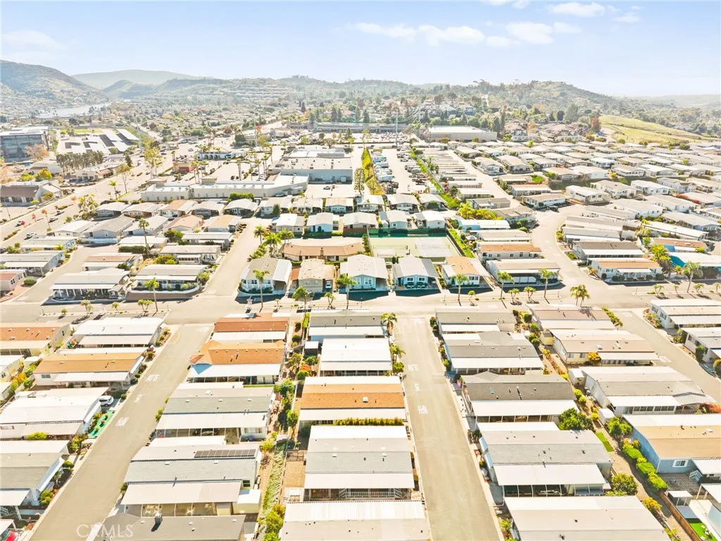 https://cdn.realtyfeed.com/cdn/127/306594702/7c2418426169b5faca78f3ec41ed4f93.webp