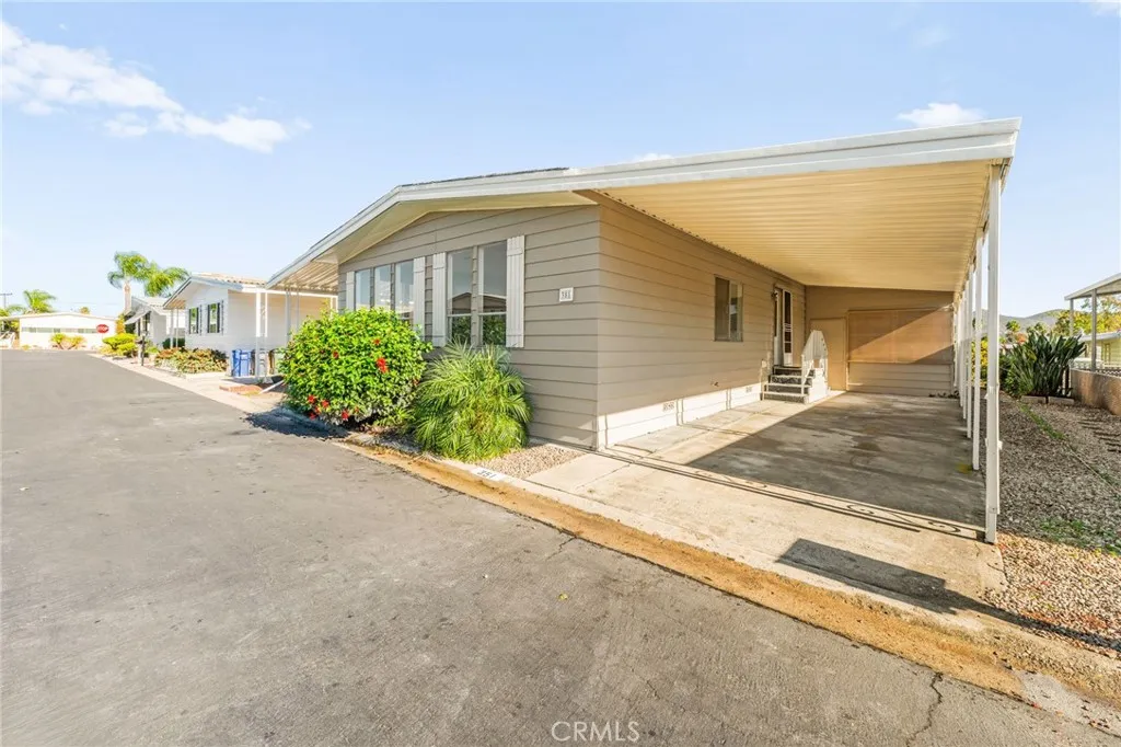 https://cdn.realtyfeed.com/cdn/127/306594702/910a4ebdced09621e6a40cde2d9cbe2c.webp