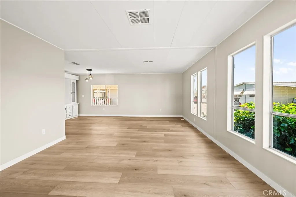 https://cdn.realtyfeed.com/cdn/127/306594702/b1f0eea8c4b5fd19037d359cc64bcf8f.webp