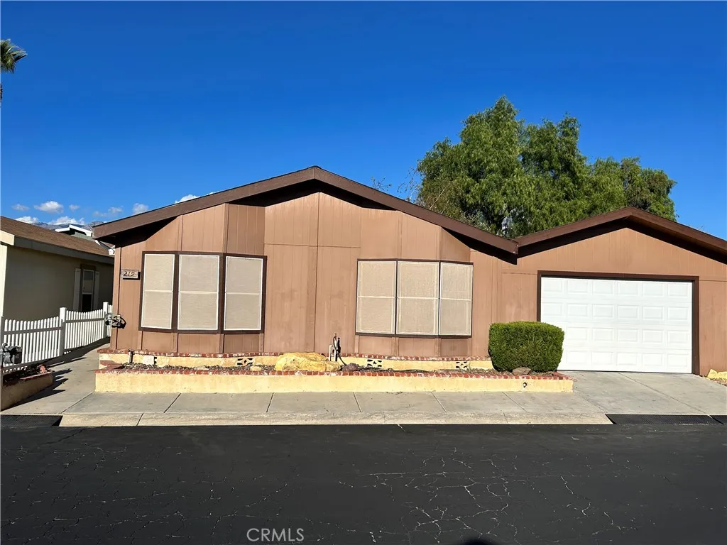 Banning, CA 92220