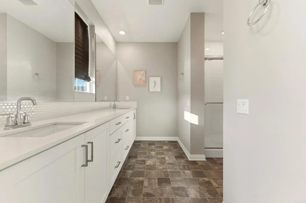 https://cdn.realtyfeed.com/cdn/127/306594755/170a1244572af9be031e7051c739ea61.webp