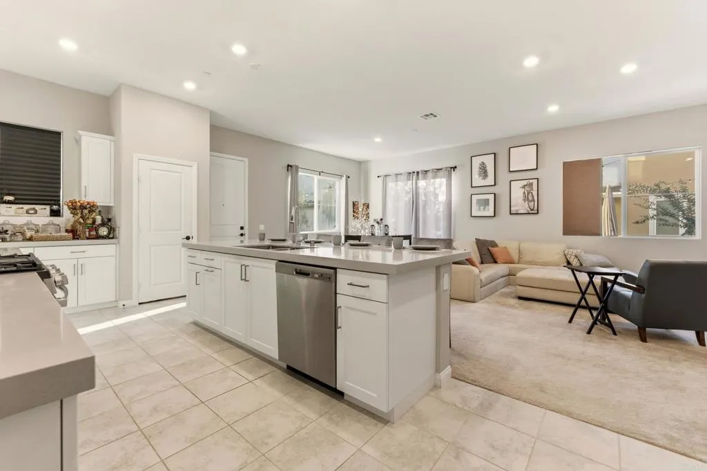 https://cdn.realtyfeed.com/cdn/127/306594755/7e73aa69309ca6f3721aabf8309dad78.webp