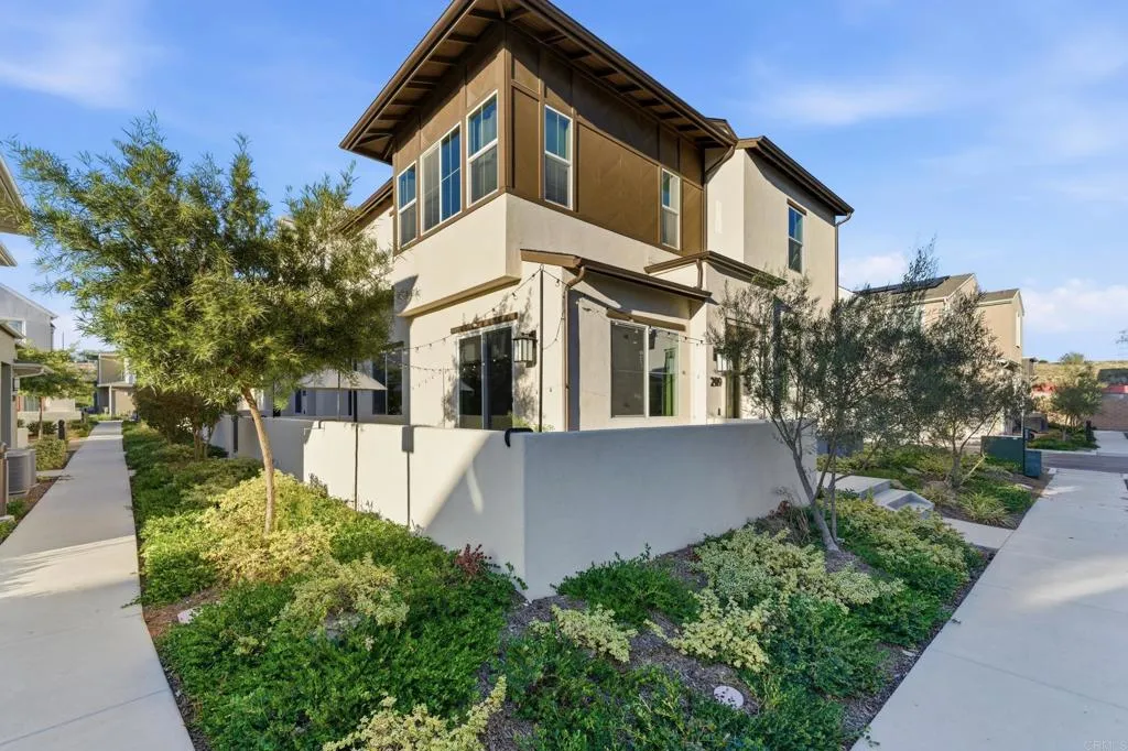 https://cdn.realtyfeed.com/cdn/127/306594755/d8516047163ff8c2006868c300ca899a.webp