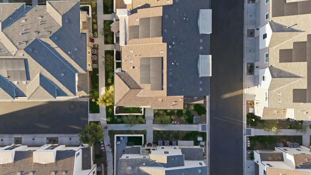 https://cdn.realtyfeed.com/cdn/127/306594755/f63bed34c202de89a1ca3509f0890979.webp