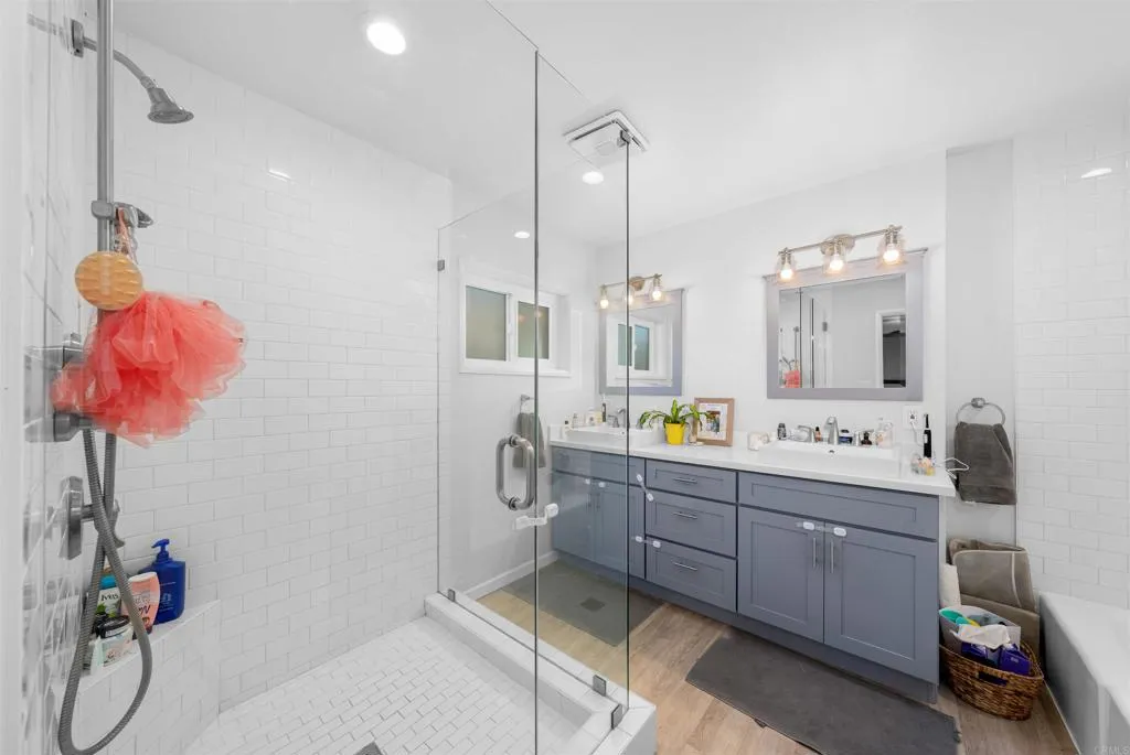 https://cdn.realtyfeed.com/cdn/127/306594769/6344446e9ada2e24f31841579532d934.webp