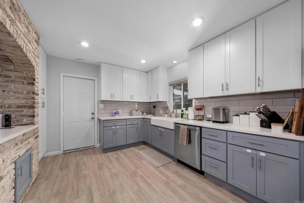 https://cdn.realtyfeed.com/cdn/127/306594769/da5285aef96f25362d78b437ab700e42.webp
