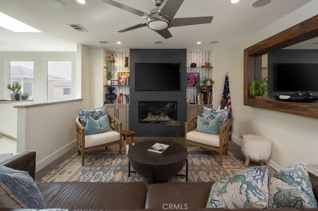 Corona Del Mar, CA 92625