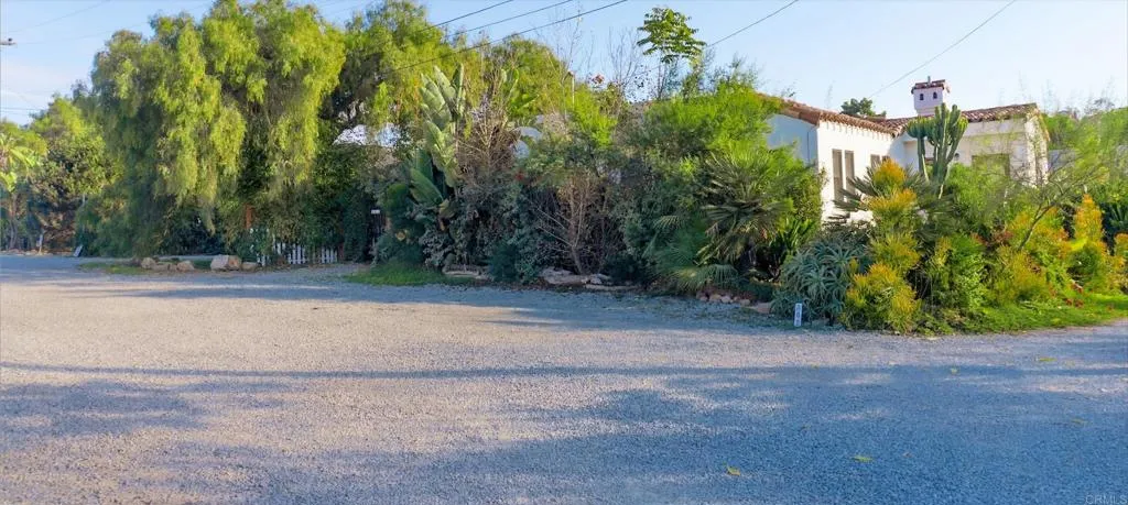 https://cdn.realtyfeed.com/cdn/127/306594879/bf68e43e1bed1ad6ce6f57a630aa4002.webp