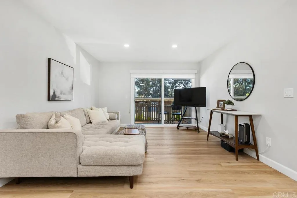 https://cdn.realtyfeed.com/cdn/127/306594880/b485275053d355175ec0338b04f318e7.webp