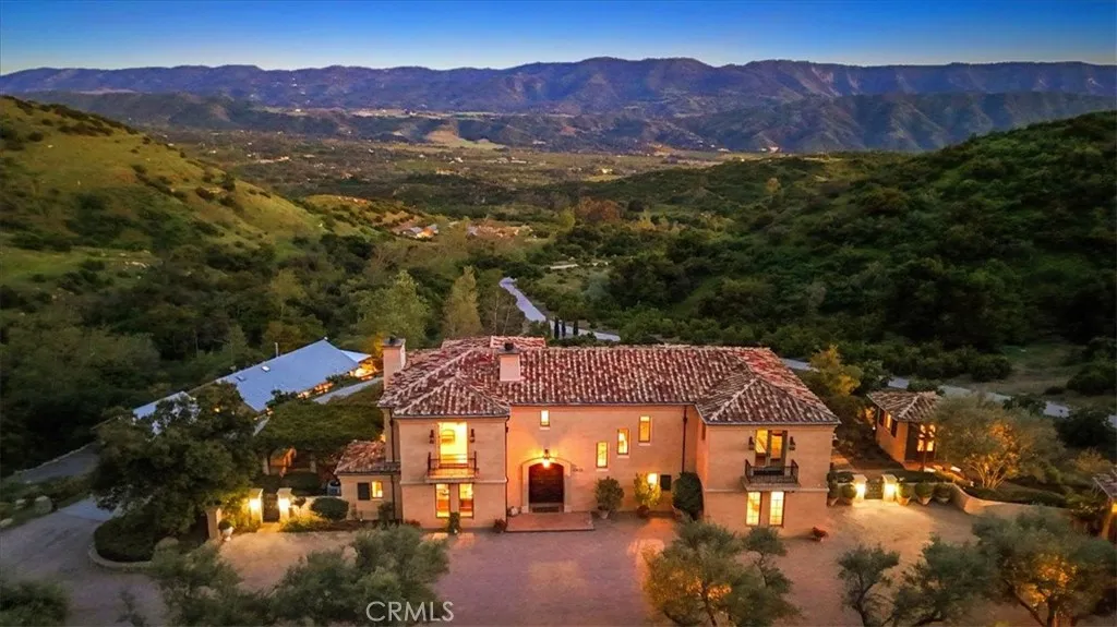 2835 Hermitage Road, Ojai, CA 93023
