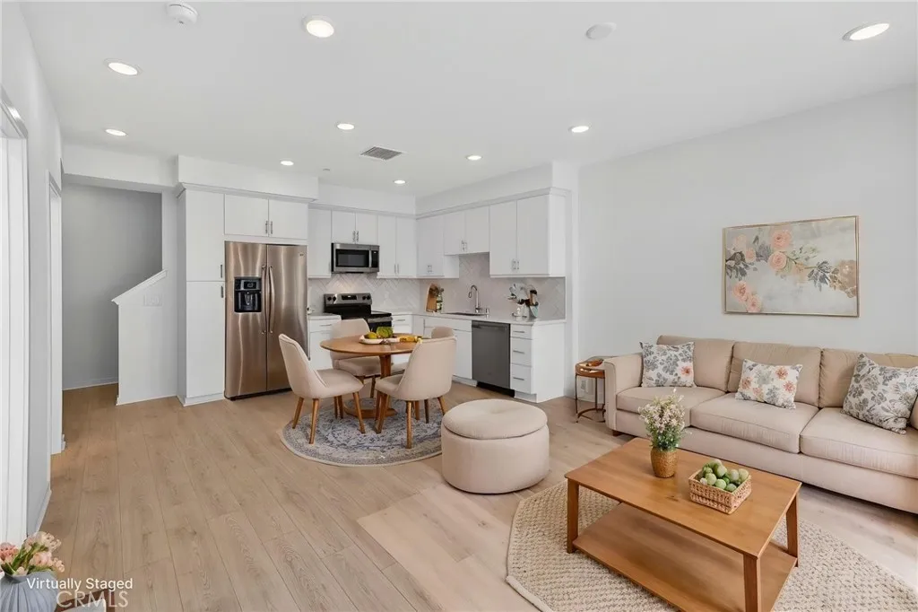 Covina, CA 91723