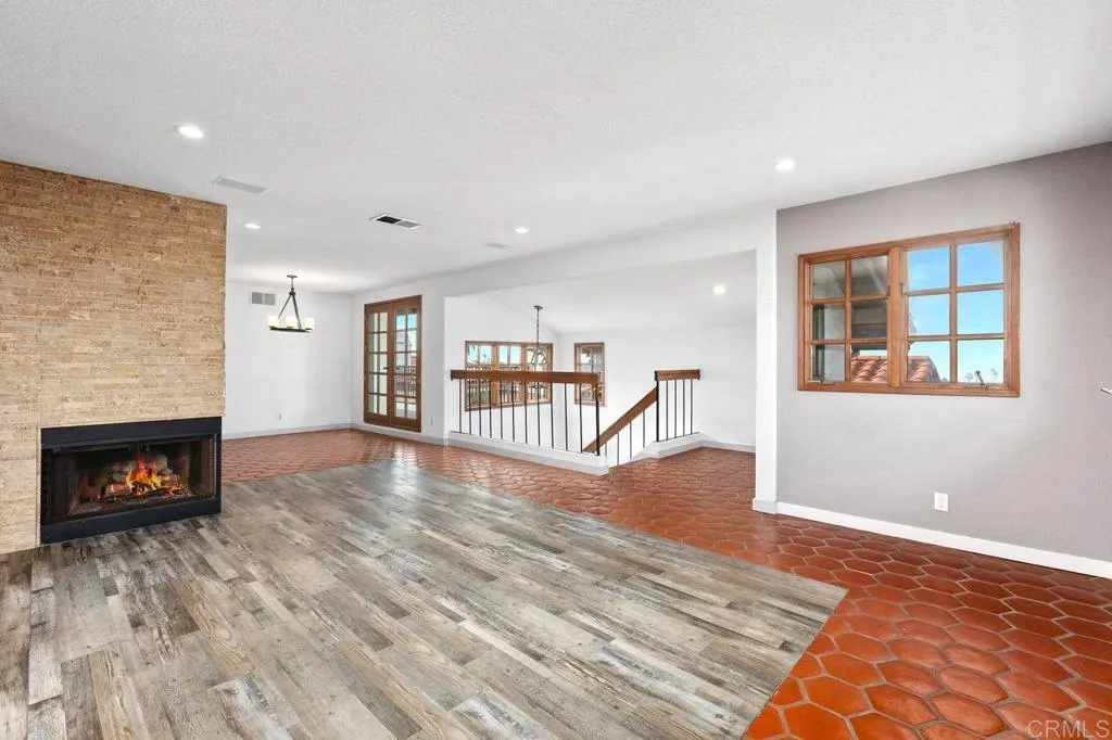 Photo #6: NDP2511102 Listing: Photo #6