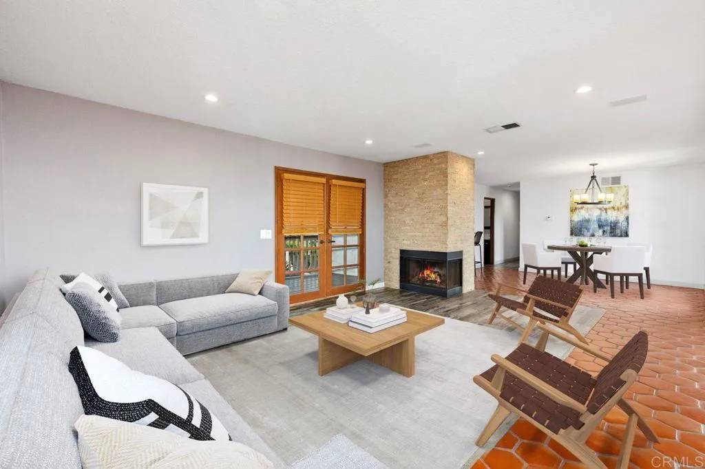 Photo #7: NDP2511102 Listing: Photo #7