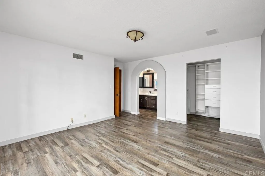 Photo #19: NDP2511102 Listing: Photo #19