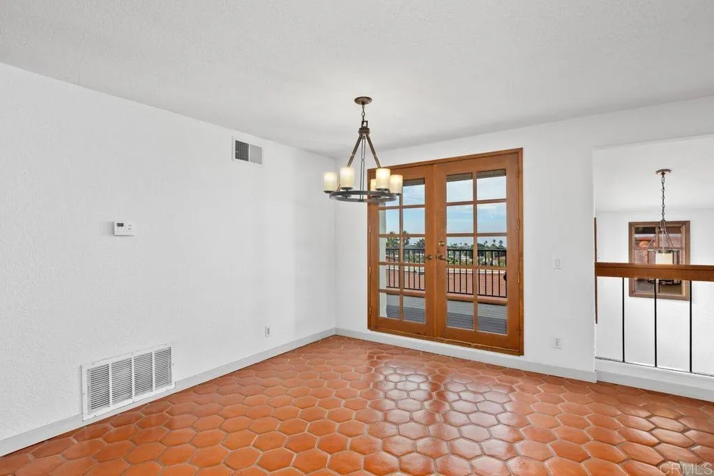 Photo #11: NDP2511102 Listing: Photo #11