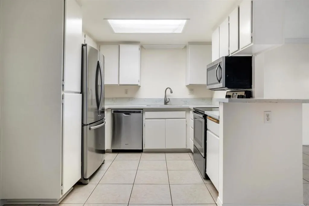https://cdn.realtyfeed.com/cdn/127/306594975/527bf536f10ccef14f073f758dd973b8.webp