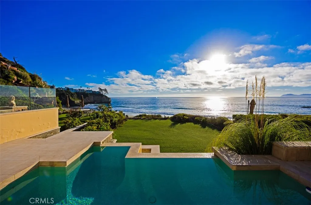 listing main picture