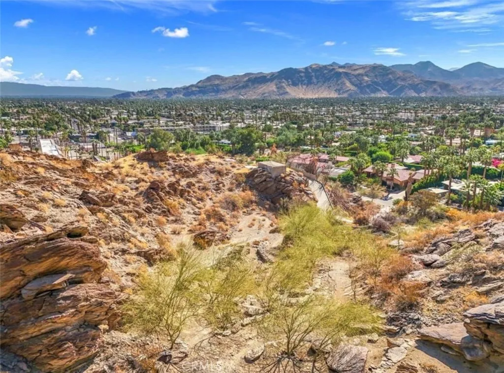 listing main picture