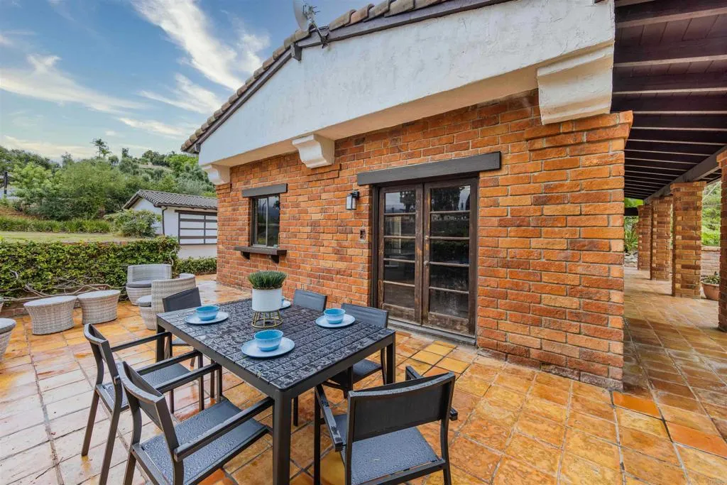https://cdn.realtyfeed.com/cdn/127/306595316/775285c50606e72d6a5b5b6a93d57d1a.webp
