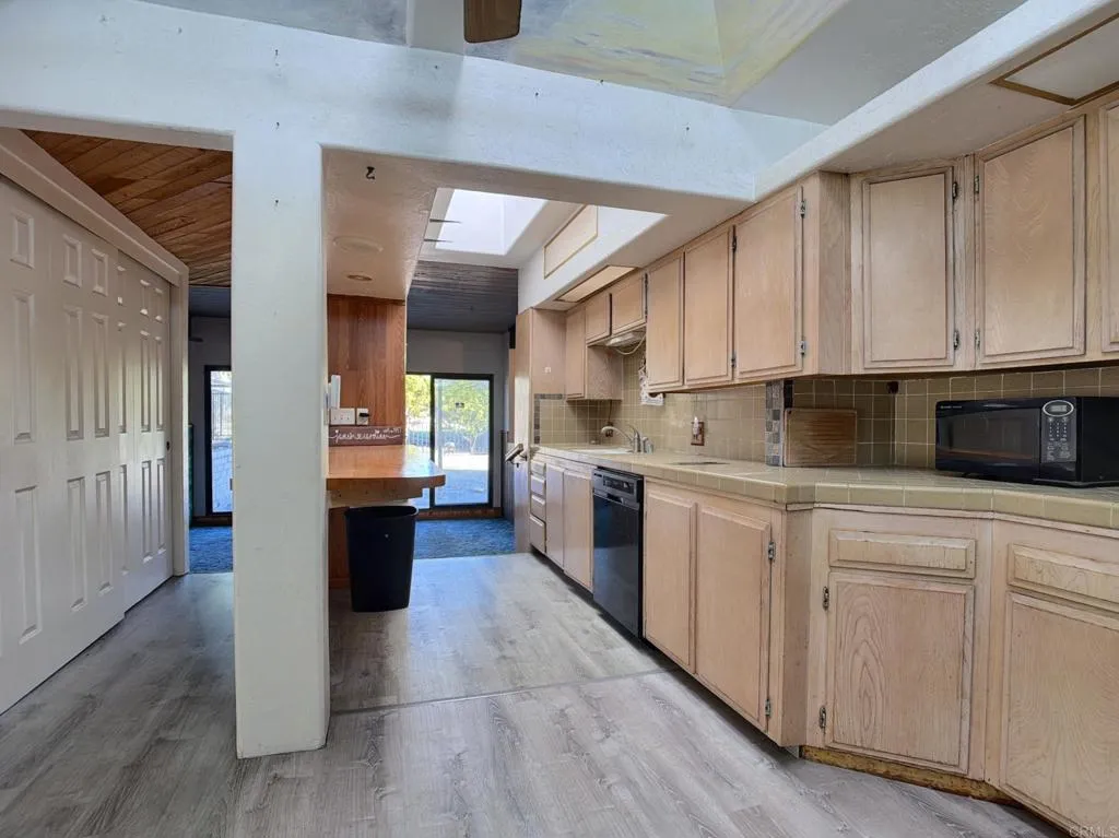 https://cdn.realtyfeed.com/cdn/127/306595339/e3d222278671c4f0dd3d71104c0a6a10.webp
